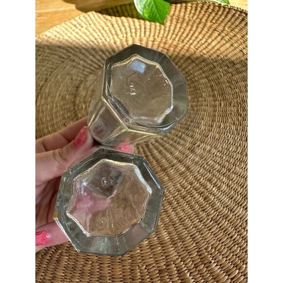 Pair of Glass Salt & Pepper Shakers - Picture 5 of 7